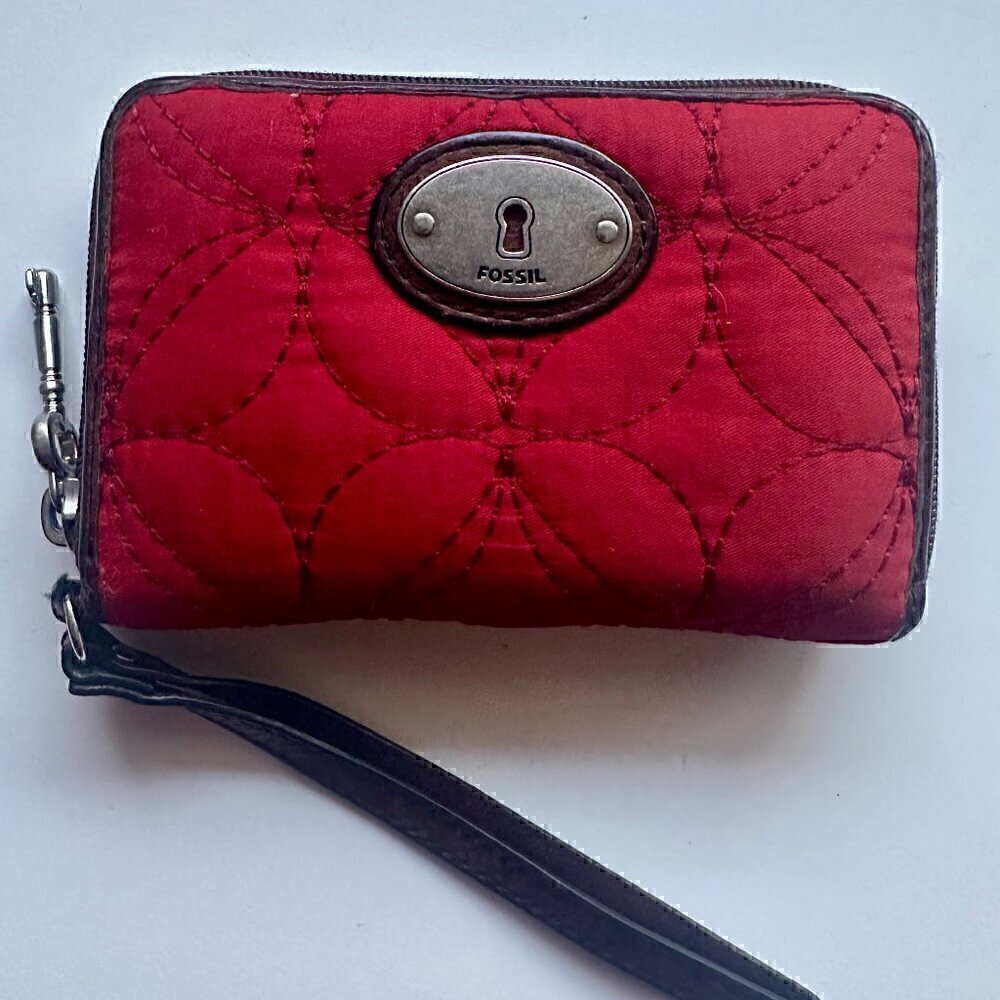 Fossil Key-Per Red Quilted Wristlet Wallet